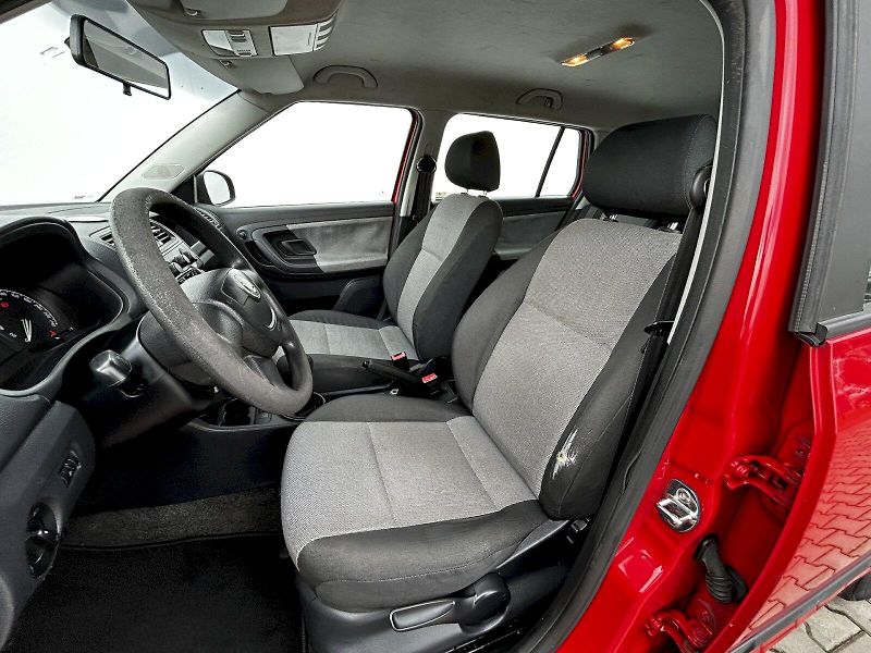 Škoda Fabia (2009) Combi 1.2 HTP 51kW MP5 Classic - fotka 17 z 27
