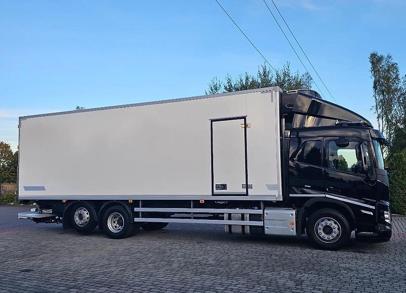 Volvo FM (2022) 350 6x2 chlaďák EURO 6 - fotka 16 z 26