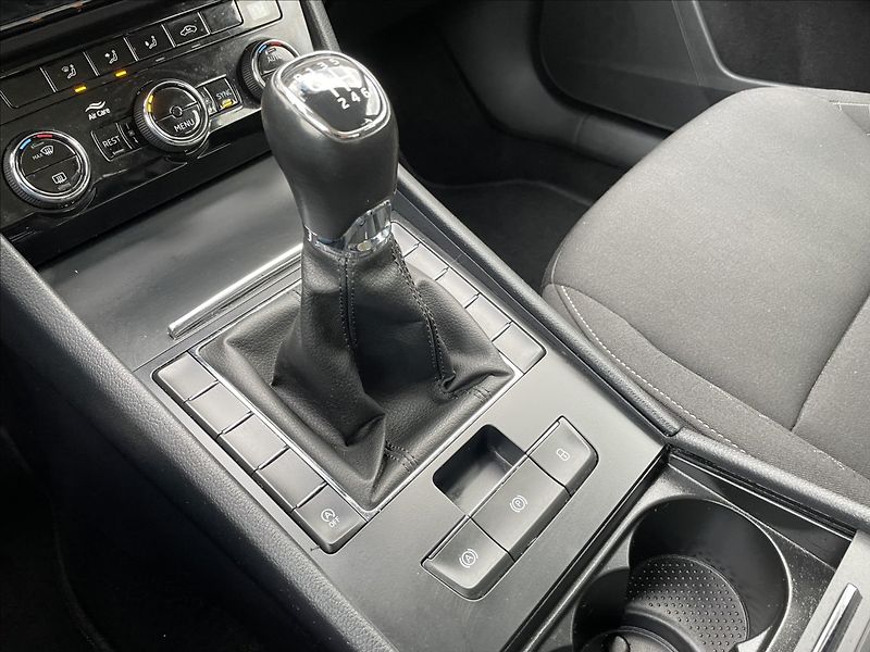 Škoda Superb 1,4 TSI 110KW ČR. - fotka 12 z 24