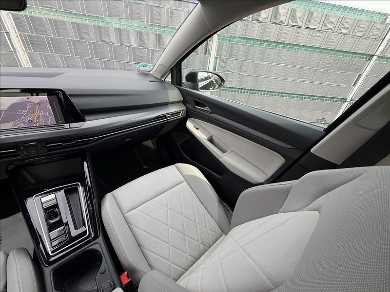 Volkswagen Golf VIII 2.0 TDI Style/Full Led/We - fotka 12 z 20