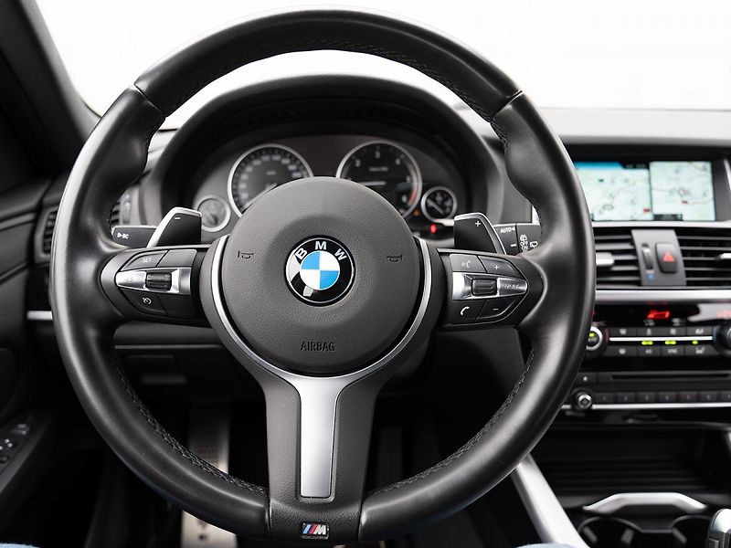 BMW X3 xDrive20d (F25) Model M Sport - fotka 9 z 31