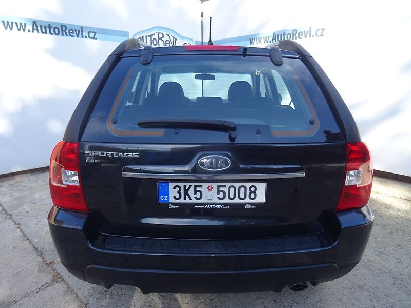 Kia Sportage (2009) 2.0i,104kW,NovéČR,klima - fotka 22 z 23