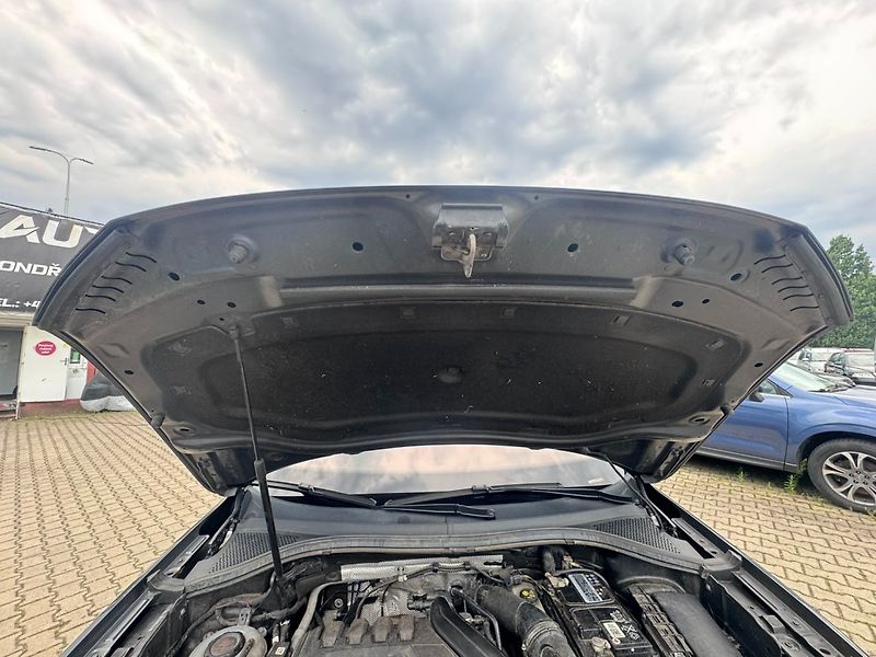 Volkswagen Tiguan (2020) R-LINE 1,5 TSI 110 KW 1. MAJ - fotka 50 z 50