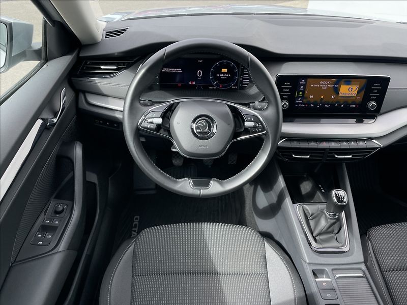 Škoda Octavia 2,0 TDI Combi Ambition Plus KE - fotka 7 z 23