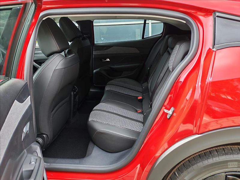 Peugeot 408 (2026) 1,2 ALLURE Hybrid 145 e-DCS6 - fotka 11 z 14