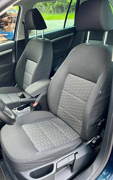 Škoda Octavia (2012) 2 FL COMBI 1.6 TDI DSG 2012 - fotka 13 z 27