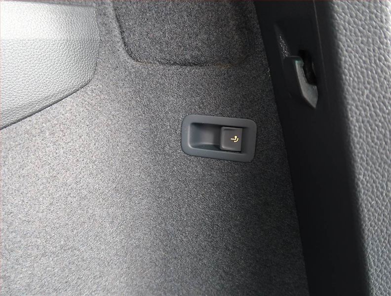 Škoda Karoq (2025) 2.0 TDI, SPORTLINE, AUTOMAT - fotka 20 z 21
