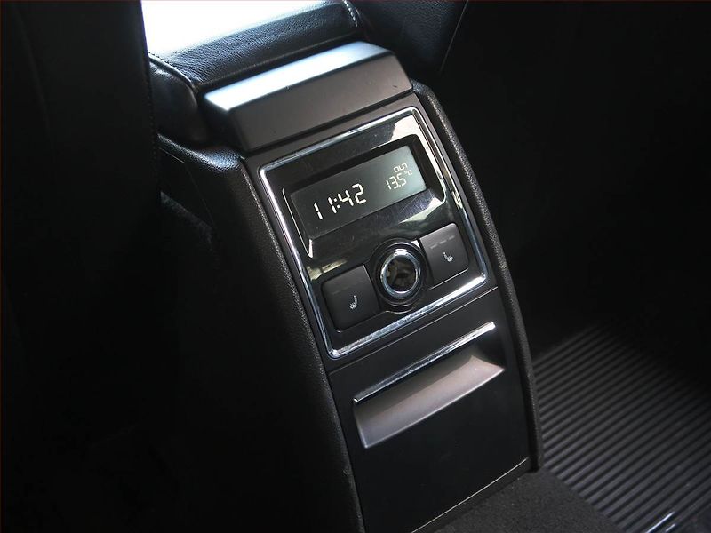 Škoda Superb (2009) 2.0 TDI, Automat, Xenony - fotka 18 z 18