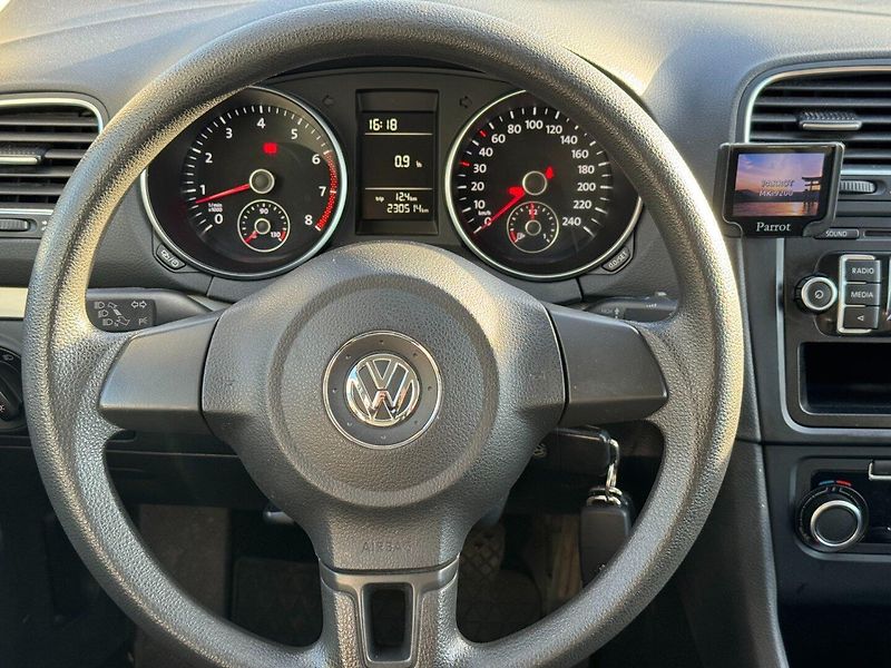 Volkswagen Golf (2013) Comfortline 1.2 TSI 77kW - fotka 17 z 40