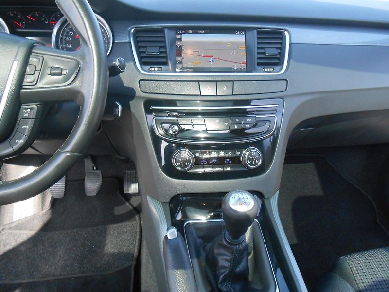 Peugeot 508 NAVI, 172tkm,PANORAMA - fotka 27 z 34
