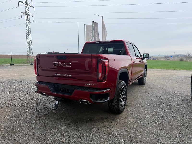 GMC Sierra (2025) AT4 - fotka 4 z 12