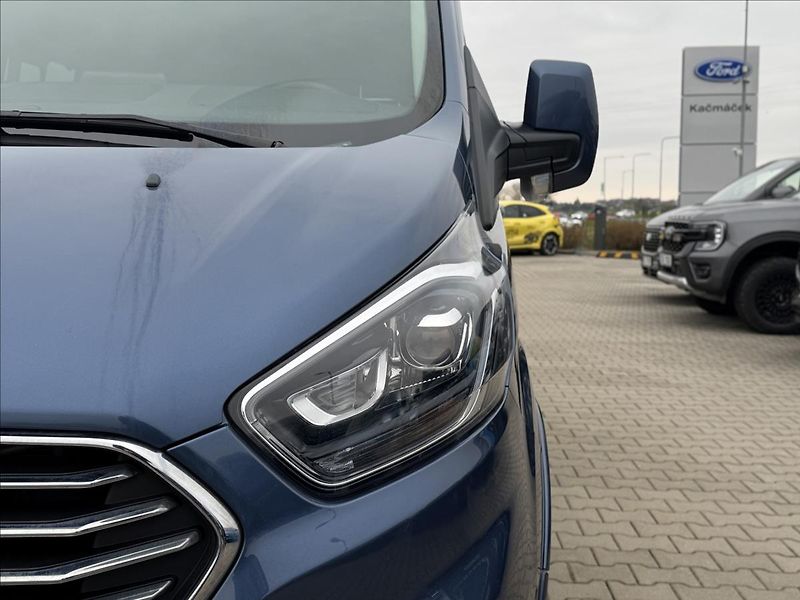 Ford Tourneo Custom 2,0 136kW Titanium X Webasto - fotka 9 z 28