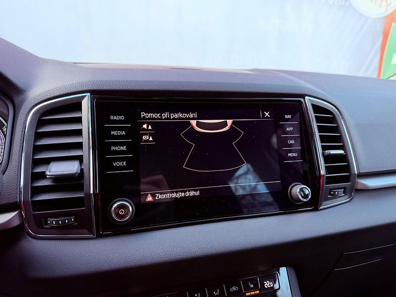 Škoda Karoq 2.0 TDi DSG Ambition, ČR, 1.M - fotka 18 z 27