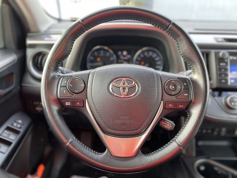 Toyota RAV4 2.0i, ČR-2m, Executive, 4x4 - fotka 15 z 35