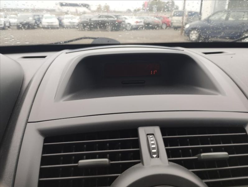 Renault Mégane 1,6 82KW - fotka 13 z 16
