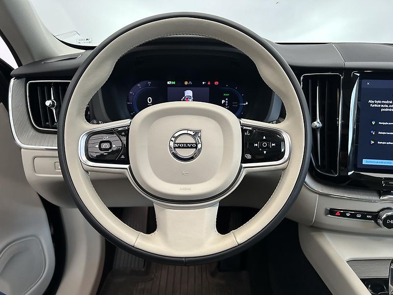 Volvo XC60 2.0 T6 4x4 Recharge PLUS Panor - fotka 20 z 28