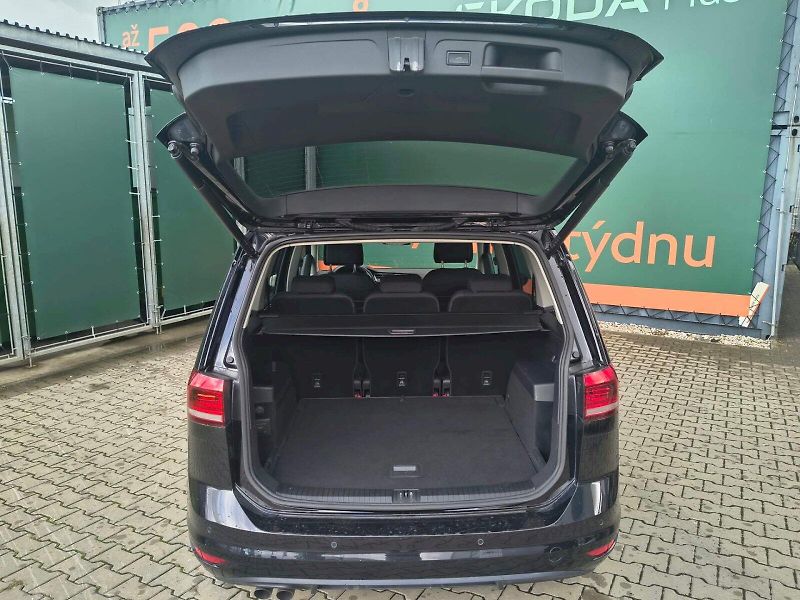 Volkswagen Touran (2023) HIGHLINE 2.0TDI 110KW DSG ZÁRU - fotka 21 z 23