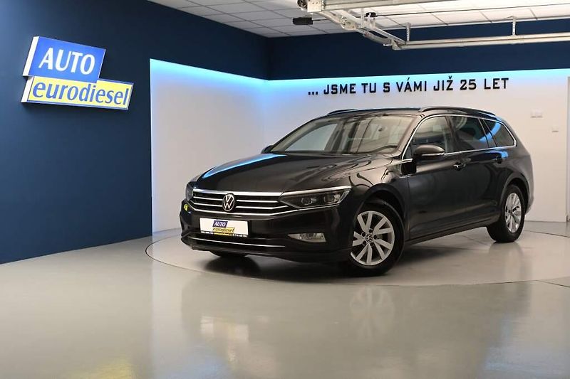 Volkswagen Passat (2023) 2.0 DSG Matrix LED ACC VIRTUAL - fotka 2 z 35