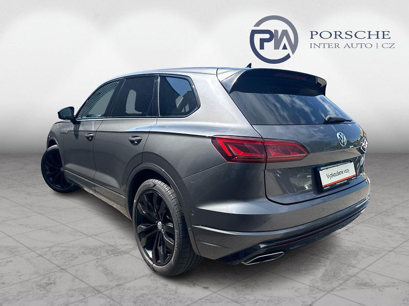 Volkswagen Touareg R-Line 3.0TDI 210kW A8 4x4 - fotka 7 z 24