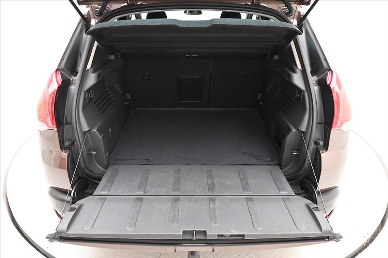 Peugeot 3008 1,6 HDI 88 kW AT TAŽNÉ Záruka - fotka 10 z 30