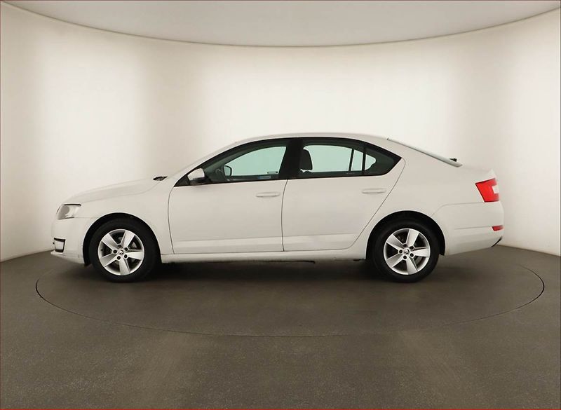 Škoda Octavia (2016) 1.6 TDI, Tempomat - fotka 3 z 13