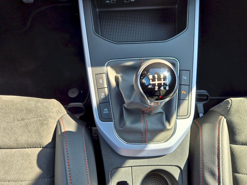 Seat Arona (2022) FR 1.0 TSI 81 kW 6°manuální - fotka 22 z 33