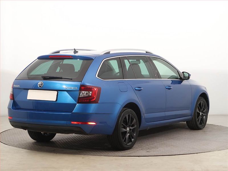Škoda Octavia (2019) Style 1.6 TDI, Automat, Navi - fotka 5 z 14