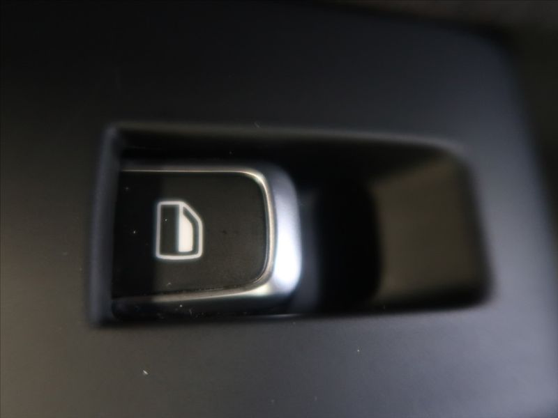 Audi Q3 2,0 TFSi 162 KW S-tronic Quatt - fotka 26 z 29