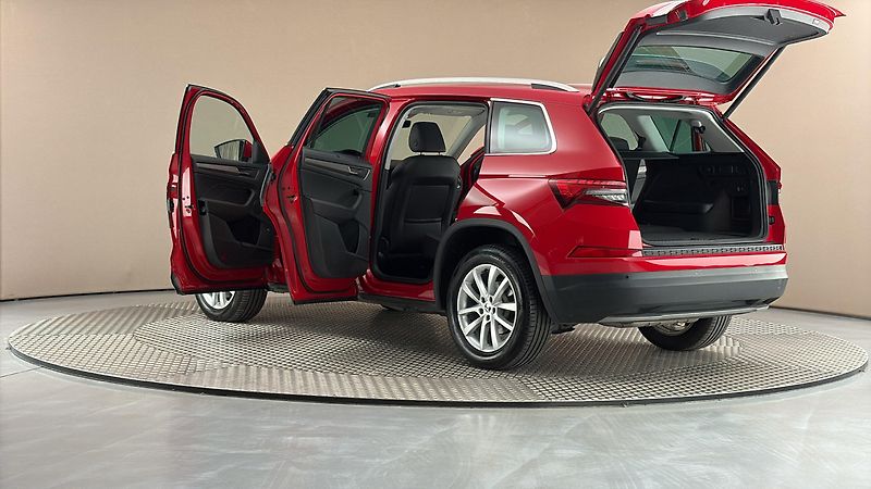 Škoda Kodiaq 2.0 TSI DSG 4x4 Style - fotka 7 z 30