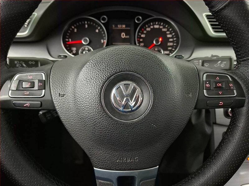Volkswagen Passat (2011) 1.6 TDI, Tempomat - fotka 16 z 18