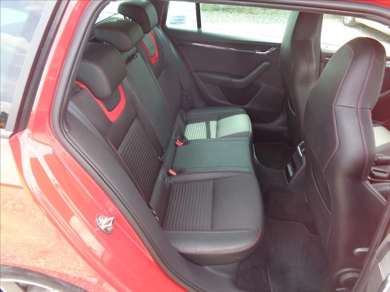 Škoda Octavia 2,0   RS - fotka 9 z 21