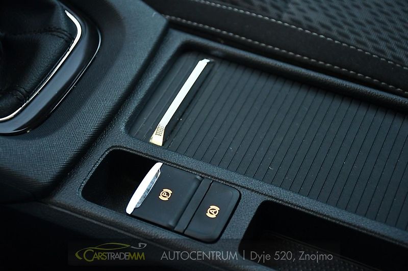 Škoda Octavia 1.5TSi STYLE LED TAŽNÉ ČR 1M - fotka 35 z 51