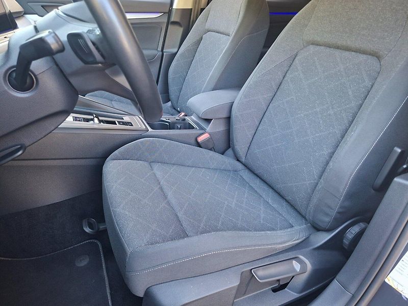 Volkswagen Golf (2021) 2.0TDI 85kW DSG -TAŽ.ZAŘ.-DPH - fotka 21 z 38