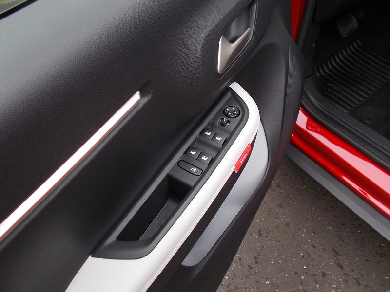Citroën C3 (2026) MAX Turbo 100k Manual - fotka 10 z 13