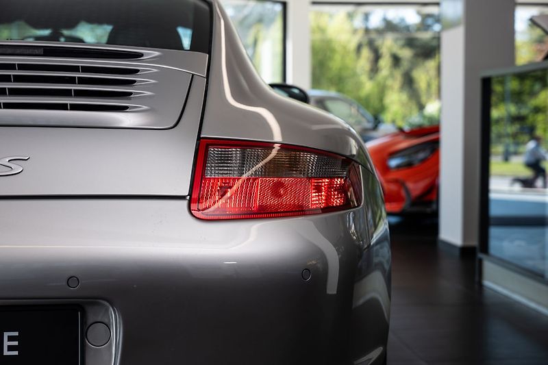 Porsche 911 (997) Carrera S Manuál - fotka 19 z 19