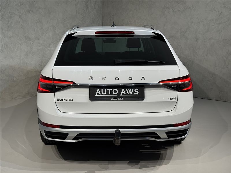 Škoda Superb 2,0 TDi  DSG 4x4 Scout Virtual - fotka 10 z 50