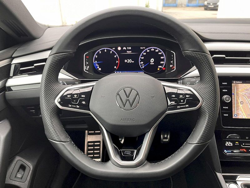 Volkswagen Arteon (2022) 1,5TSI 110KW R-LINE - fotka 12 z 25