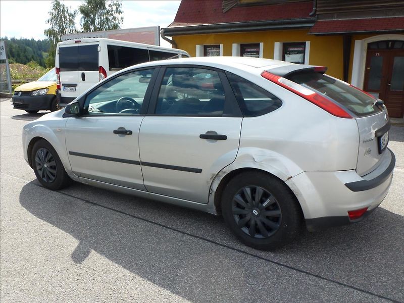 Ford Focus 1,6 16V NOVÁ STK - fotka 12 z 48