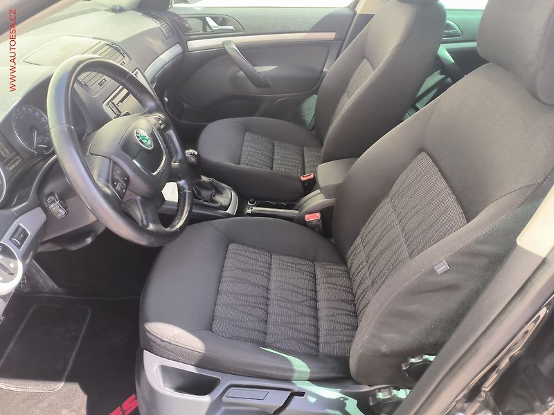 Škoda Octavia (2010) 2.0 TDi, Navi, AC - fotka 9 z 17