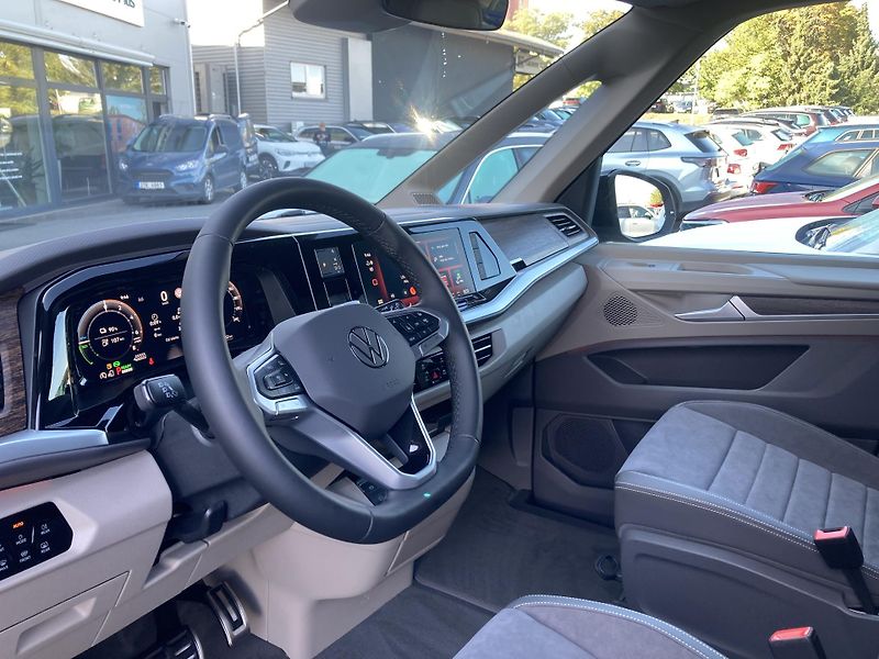 Volkswagen Multivan LONG 1,5TSI PHEV 4MOTION STYLE - fotka 6 z 24