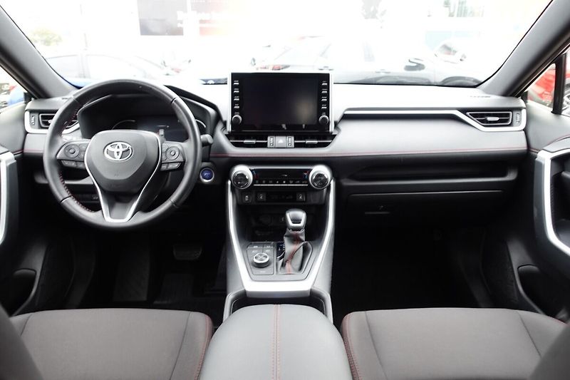 Toyota RAV4 2,5 PHEV Plug-in Comfort 4x4 - fotka 18 z 35