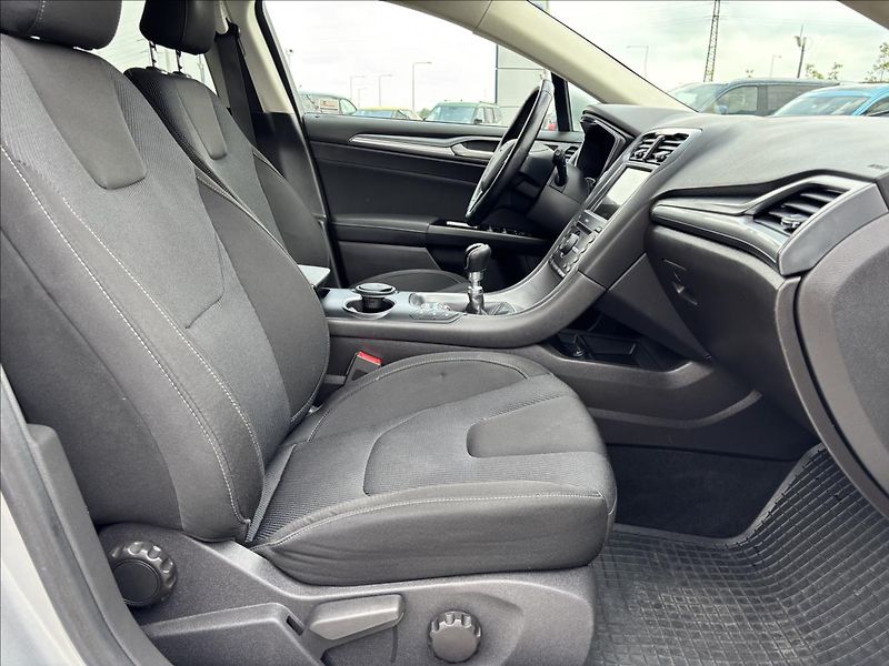 Ford Mondeo 1,5 EcoBoost 121kW Titanium - fotka 20 z 34