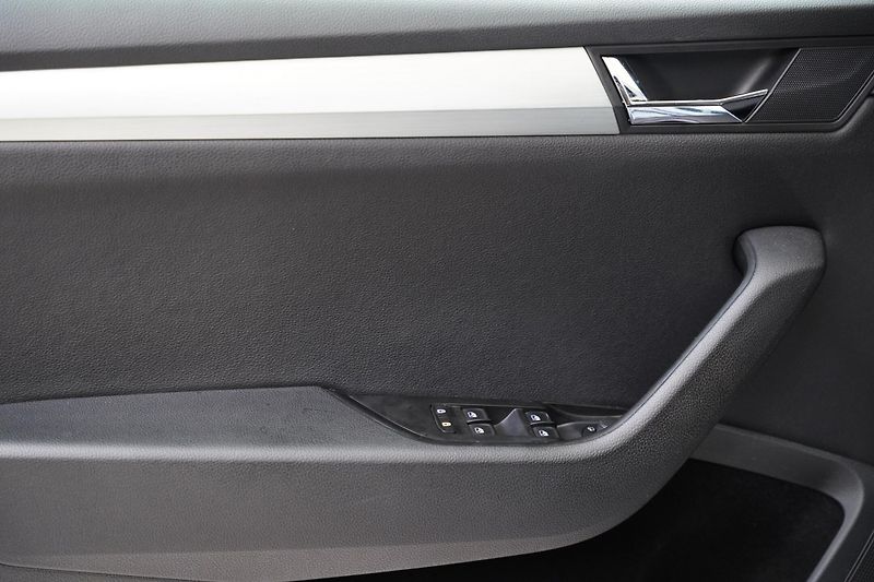 Škoda Superb - fotka 12 z 28