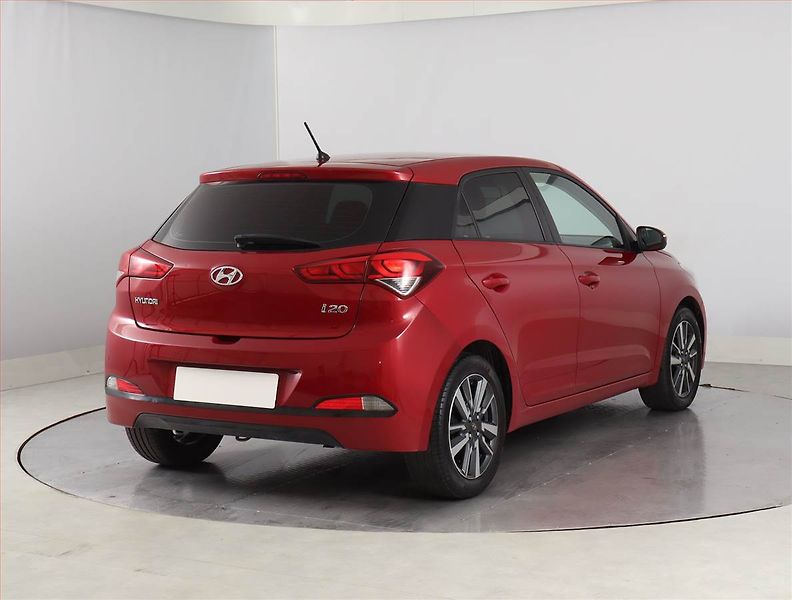 Hyundai i20 (2017) 1.2, Tempomat, Park. senzory - fotka 5 z 19