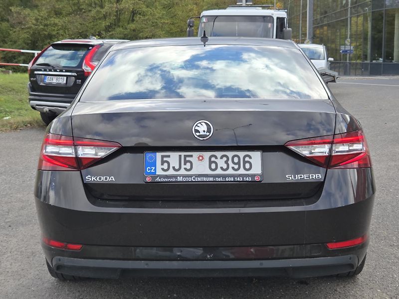 Škoda Superb 2,0TDi lze na splátky VŠEM! - fotka 5 z 11