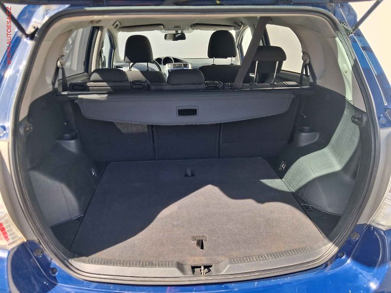 Toyota Verso (2013) 1.8i, 1.maj,ČR, Navi, AC - fotka 7 z 19
