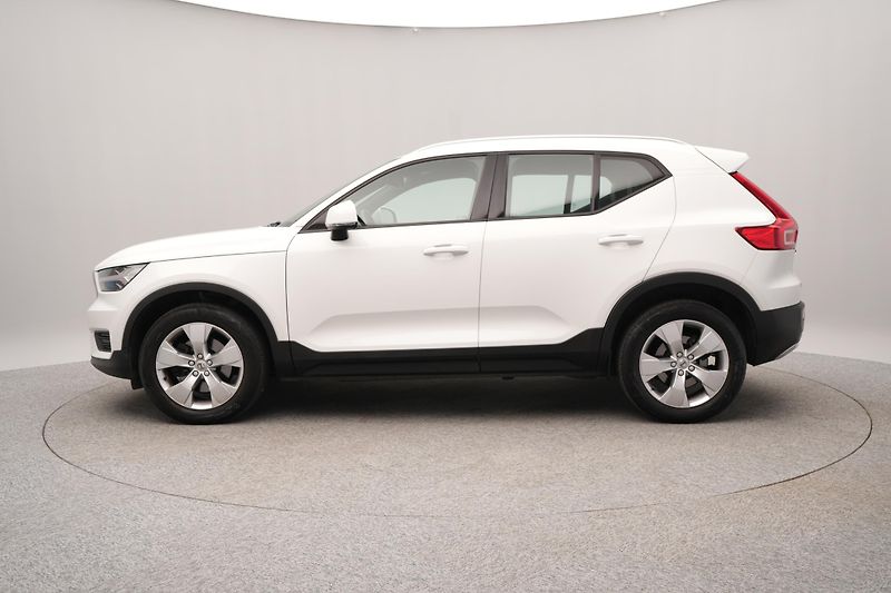 Volvo XC40 T4 MOMENTUM AUT - fotka 7 z 45