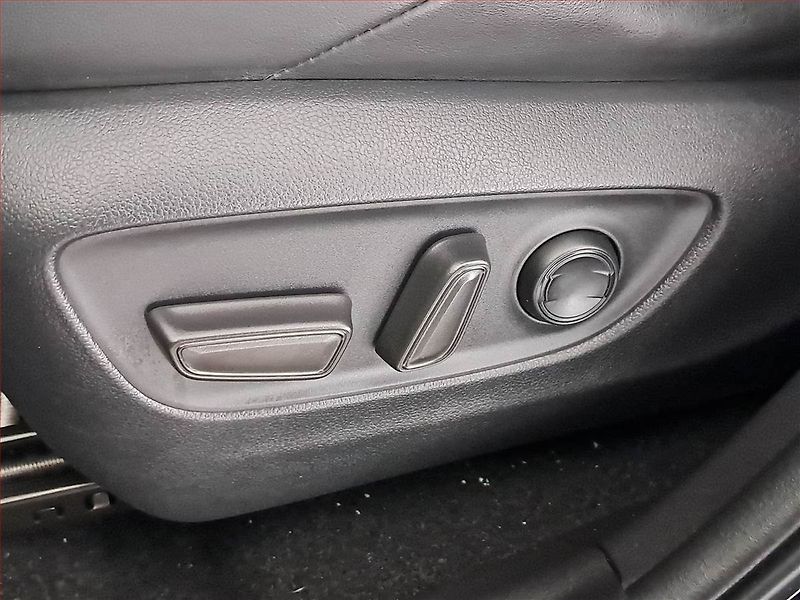 Toyota RAV4 (2021) 2.5 Hybrid - fotka 16 z 21