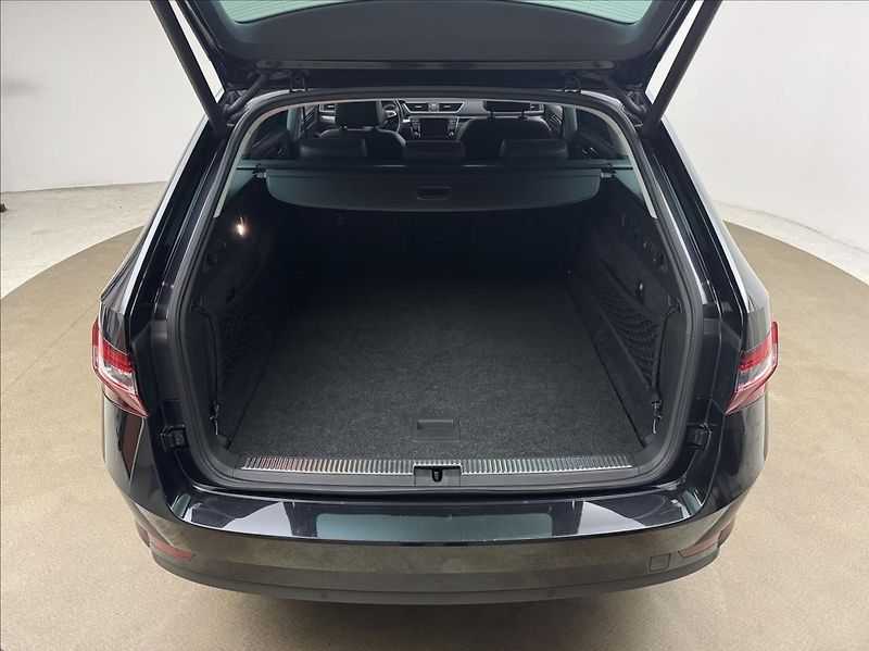 Škoda Superb 2,0 TDi 110kW L&K DPH ACC DCC - fotka 56 z 56