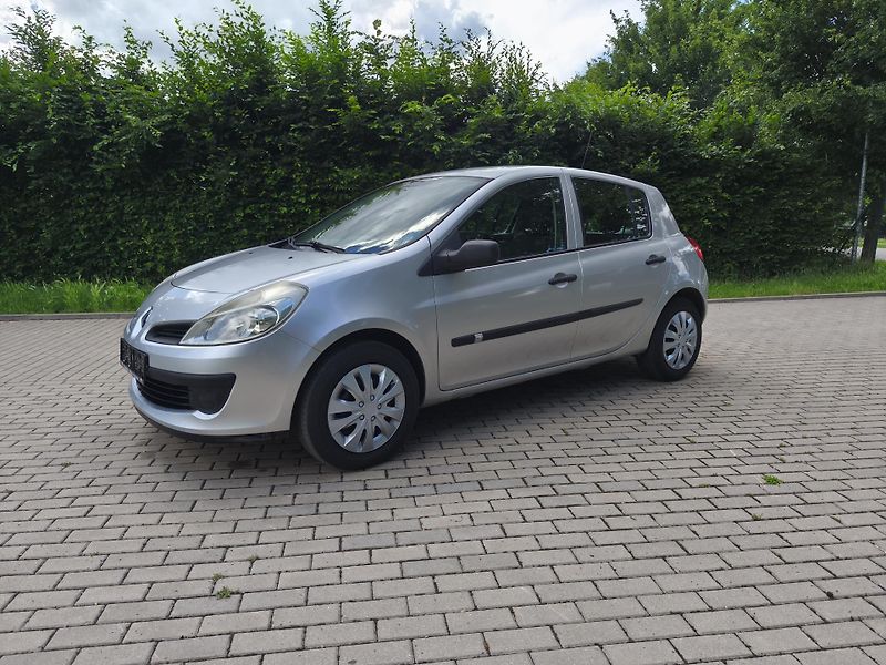 Renault Clio 1.2 confort- nové rozvody - fotka 2 z 23